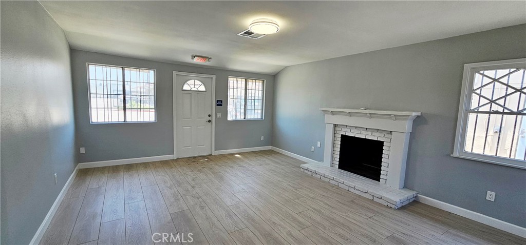 1809 E Danes Drive Property Photo 4