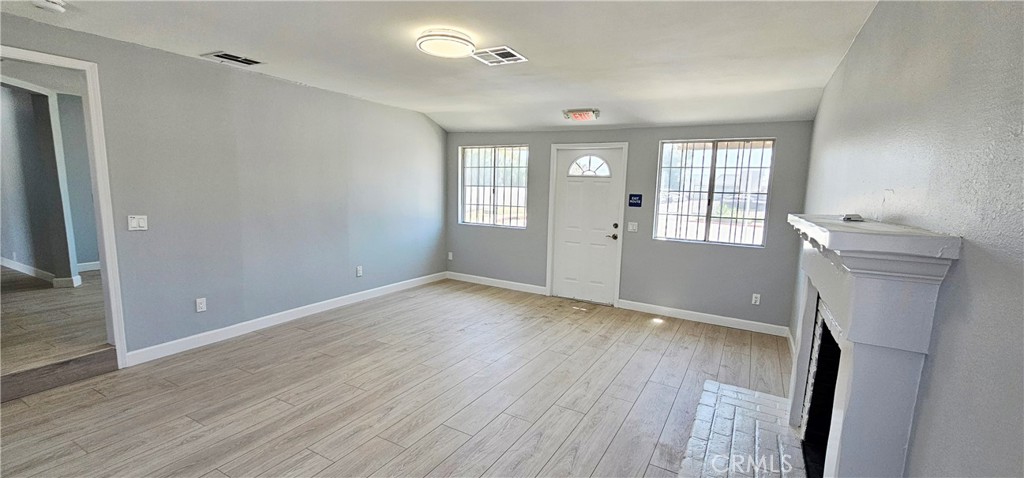 1809 E Danes Drive Property Photo 5