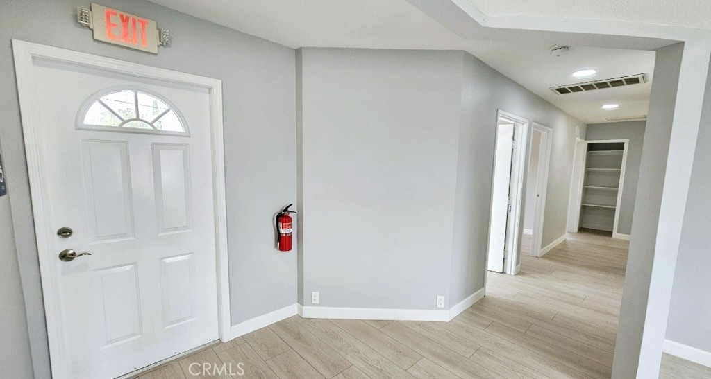 1809 E Danes Drive Property Photo 8