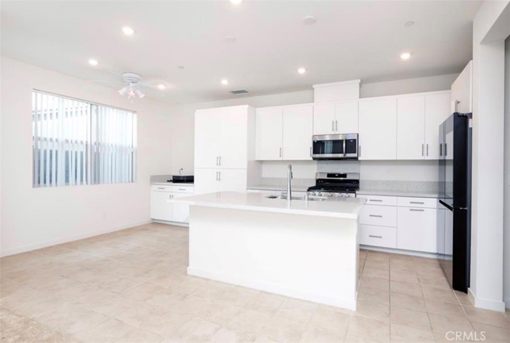 16020 Sunny Court Property Photo 4