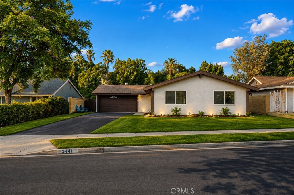 3441 Crownsworth Property Photo 2