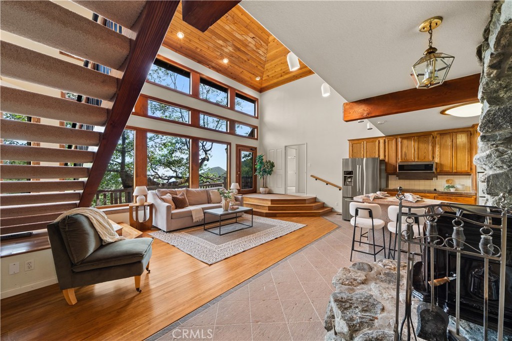 6381 Sugar Pines Property Photo 3