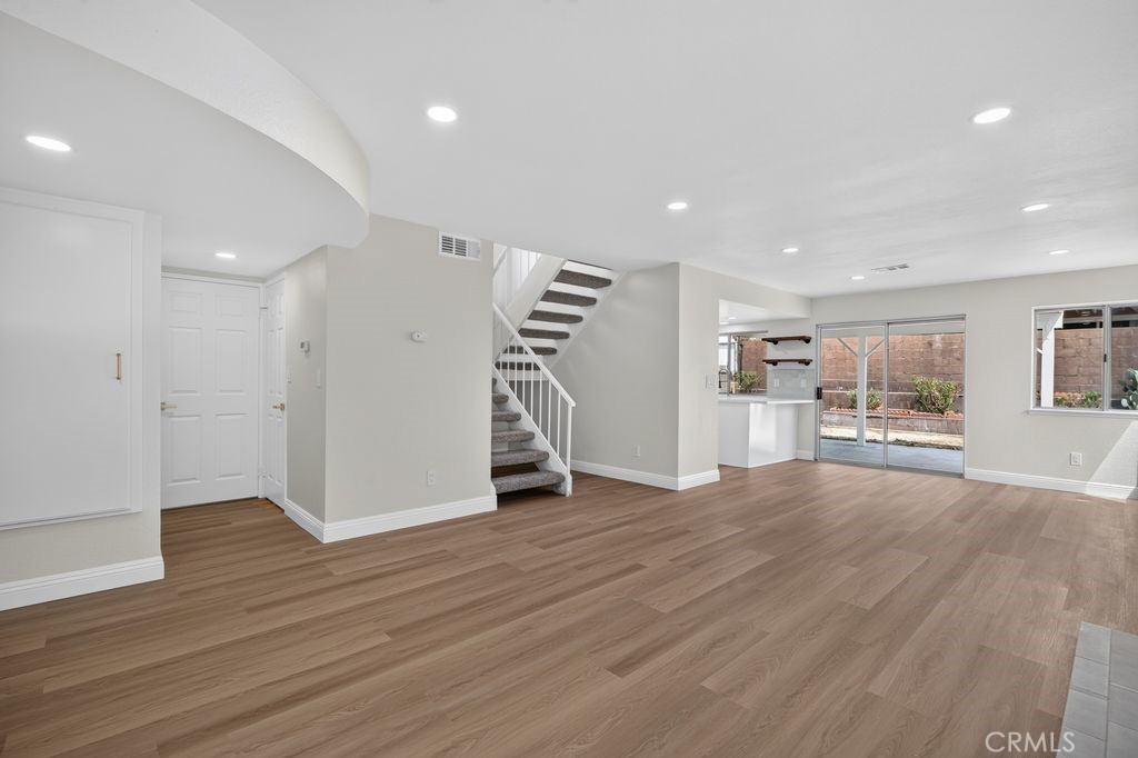 646 W Home Property Photo 5