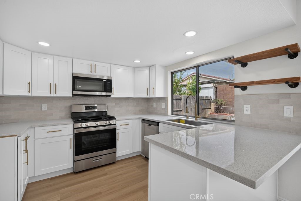 646 W Home Property Photo 9