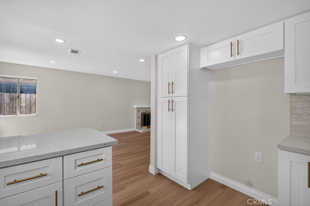 646 W Home Property Photo 12