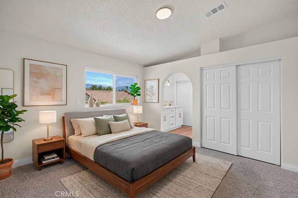 646 W Home Property Photo 13