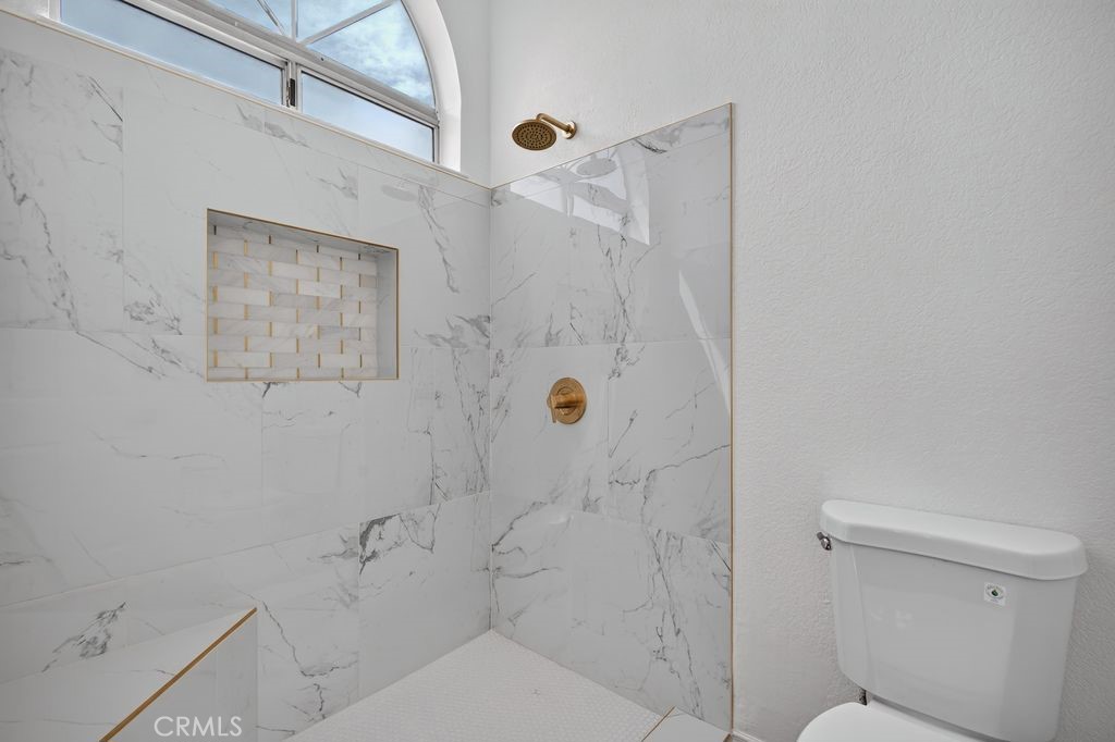 646 W Home Property Photo 18