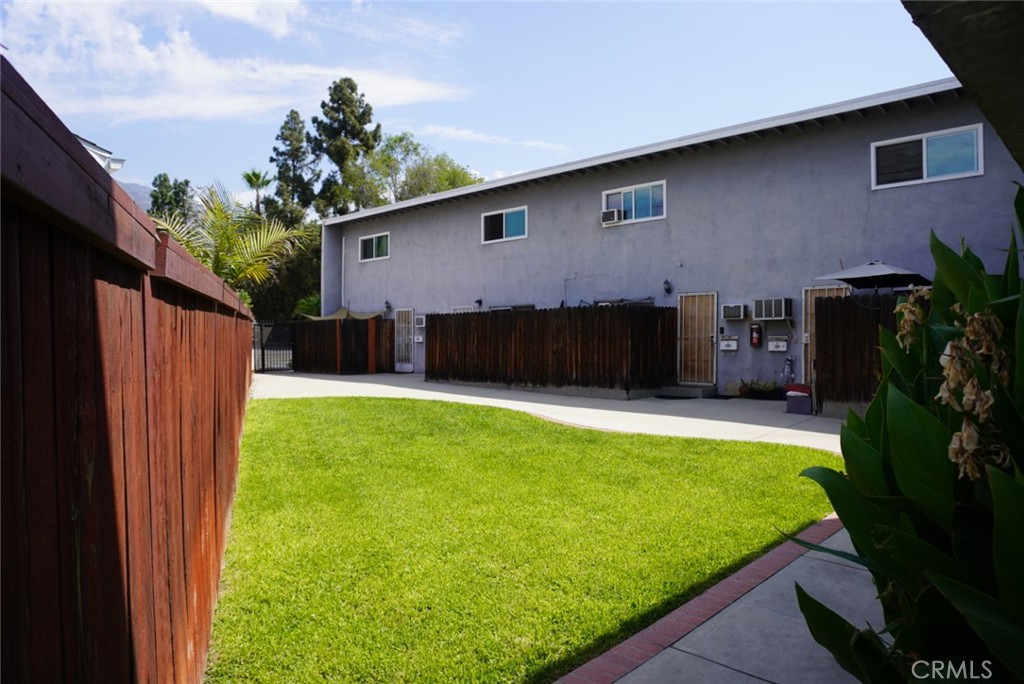 428 E Foothill Property Photo 5