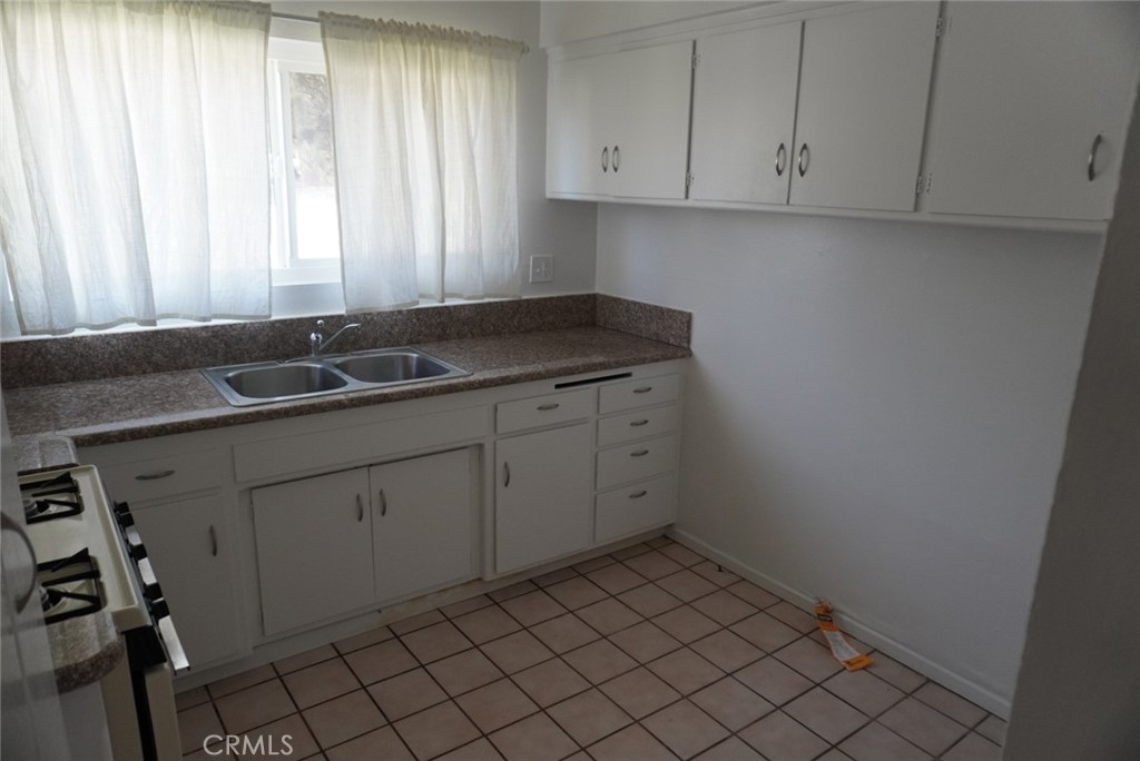 428 E Foothill Property Photo 16