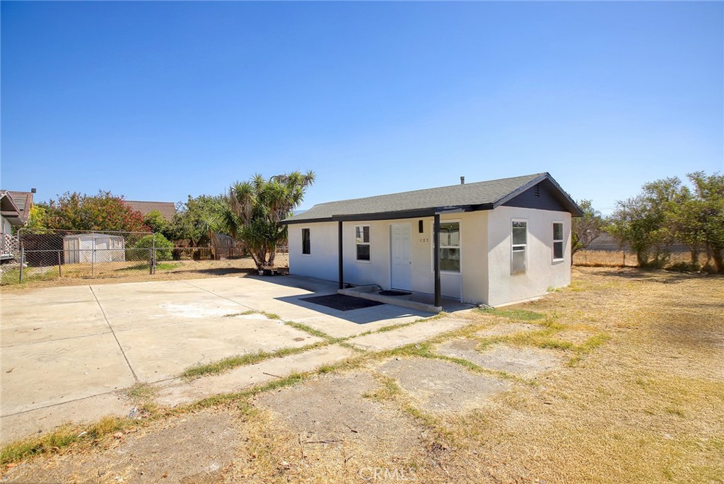 125 N Date Avenue Property Photo 3