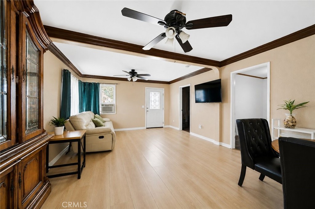 1221 W 88th Property Photo 5