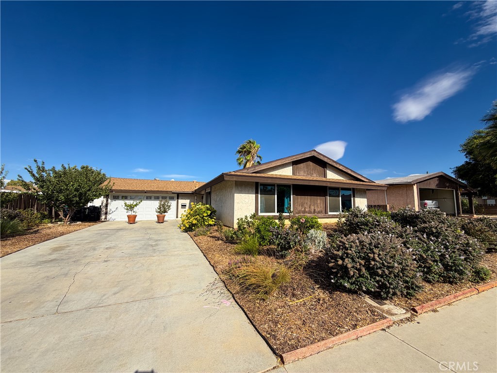 44148 Gingham Avenue Property Photo 1