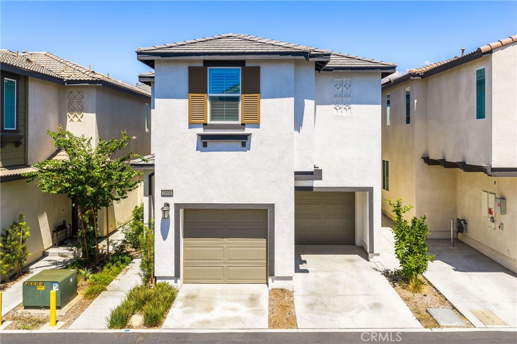 2001 Dewdrop Property Photo 3