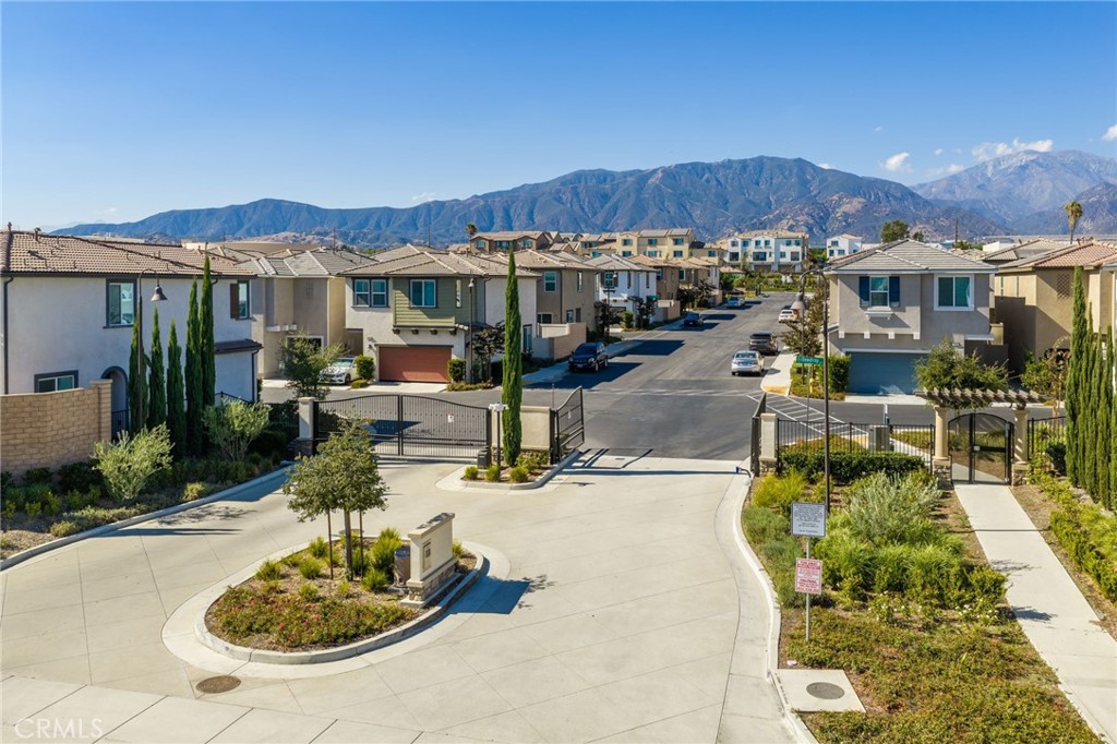 2001 Dewdrop Property Photo 9