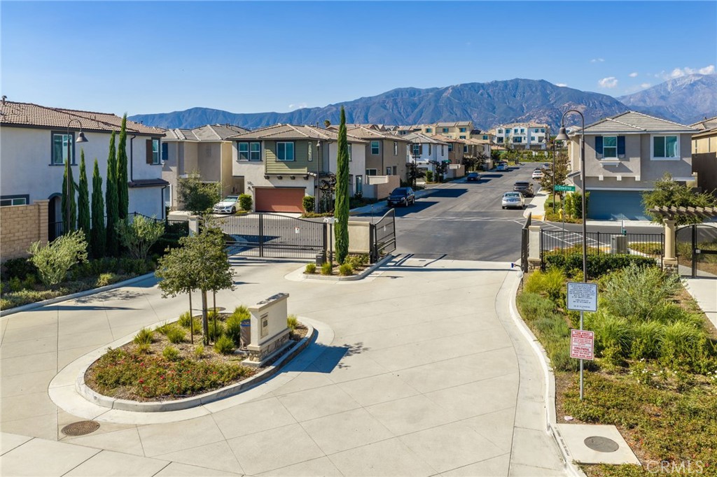 2001 Dewdrop Property Photo 10