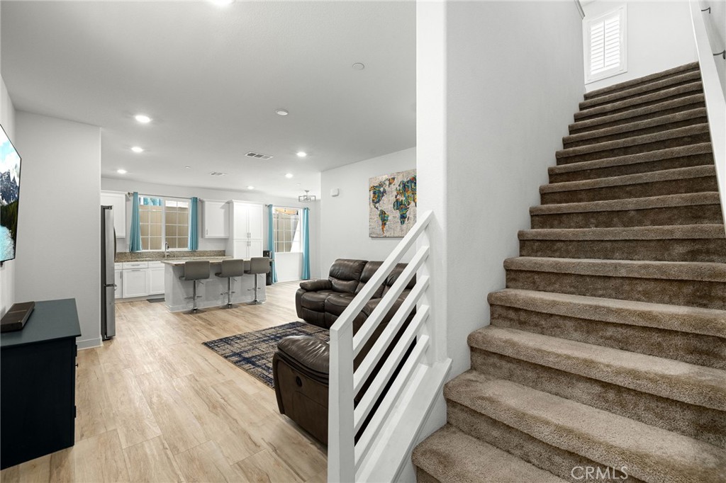 2001 Dewdrop Property Photo 12