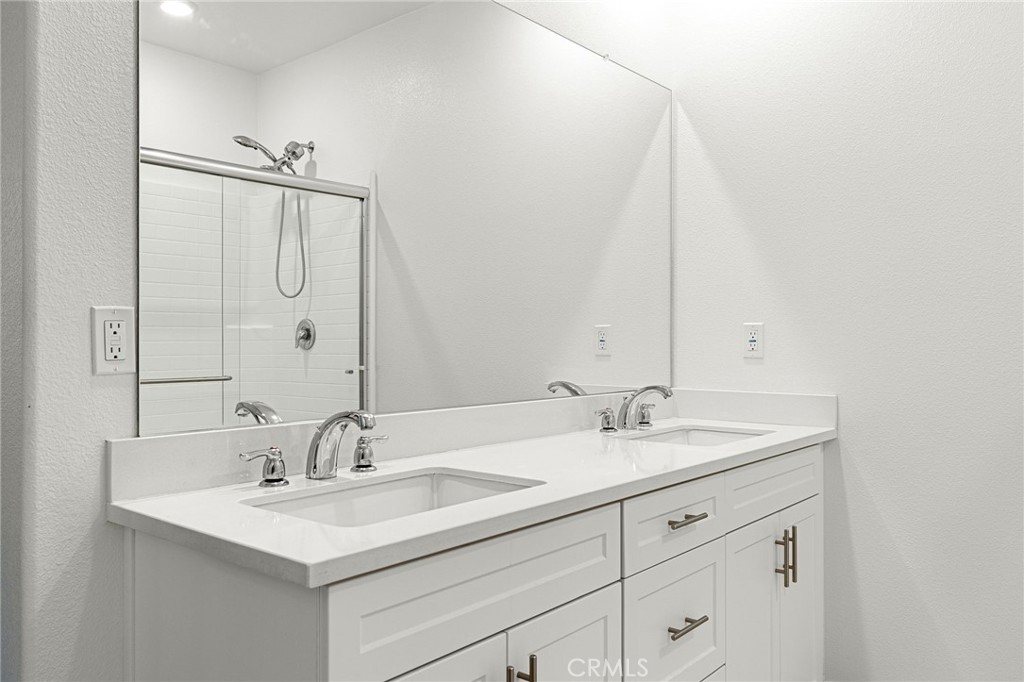 2001 Dewdrop Property Photo 32