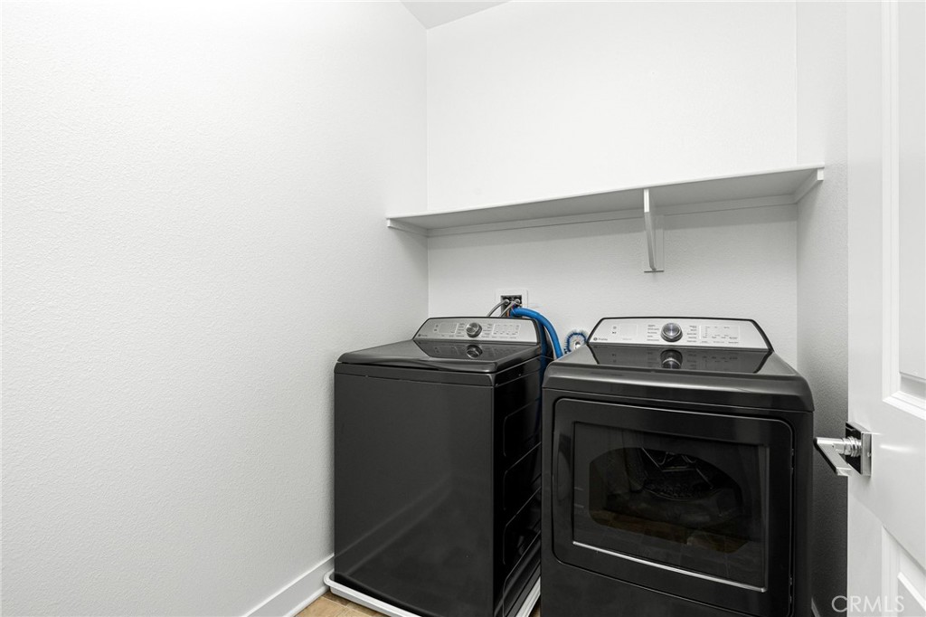 2001 Dewdrop Property Photo 44