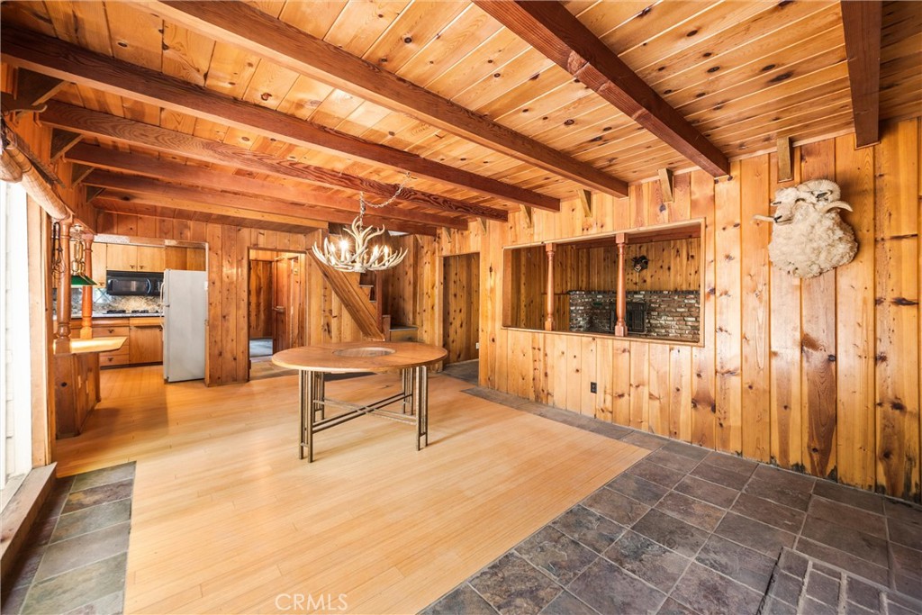 320 Flower Drive Property Photo 2