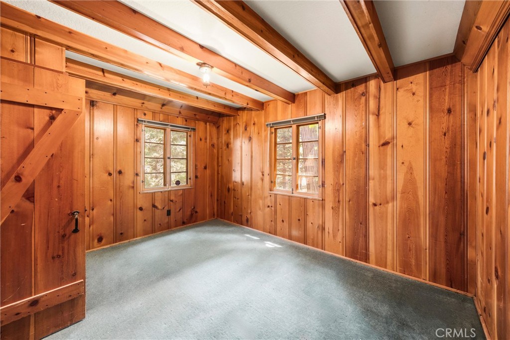 320 Flower Drive Property Photo 15