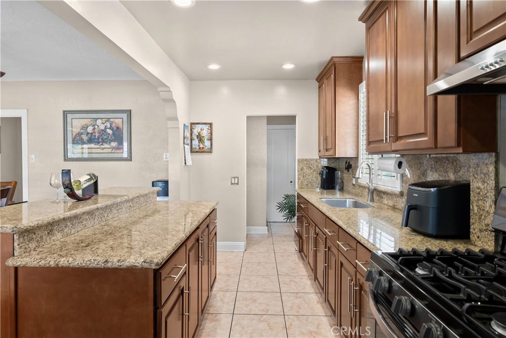6503 Wilcox Avenue Property Photo 16