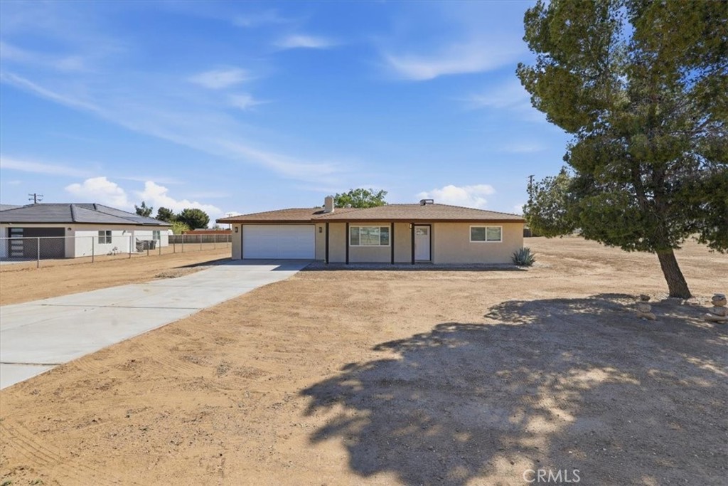 11363 Maple Property Photo 2