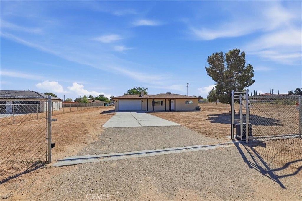 11363 Maple Property Photo 6