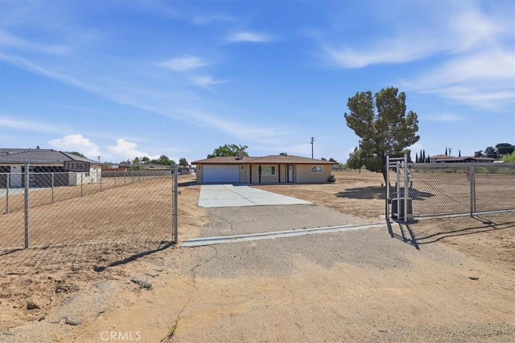 11363 Maple Property Photo 8