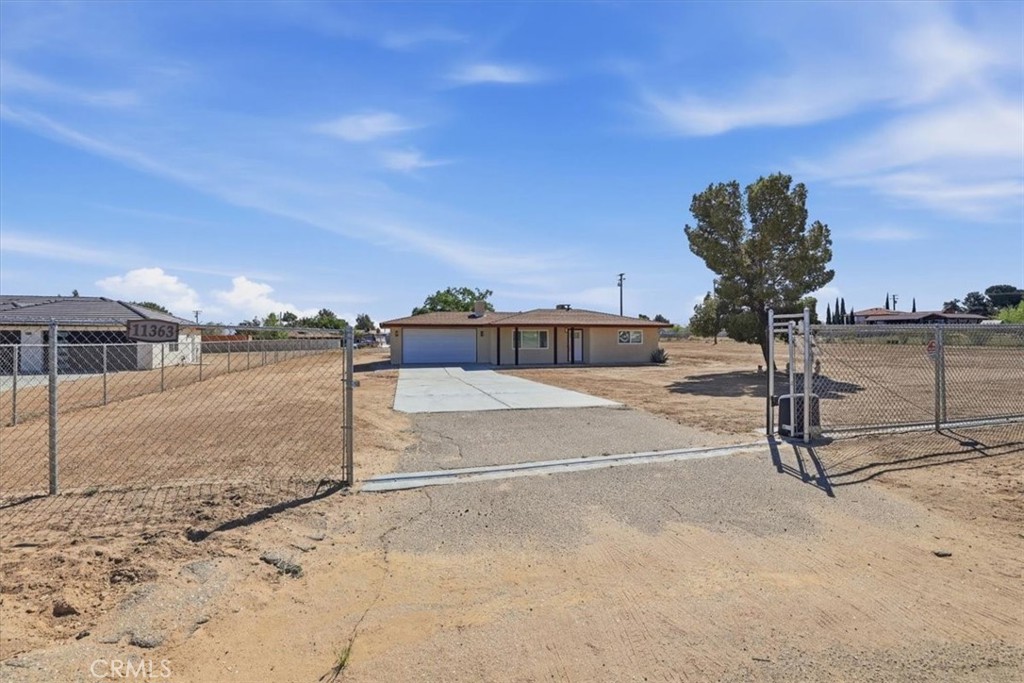 11363 Maple Property Photo 8
