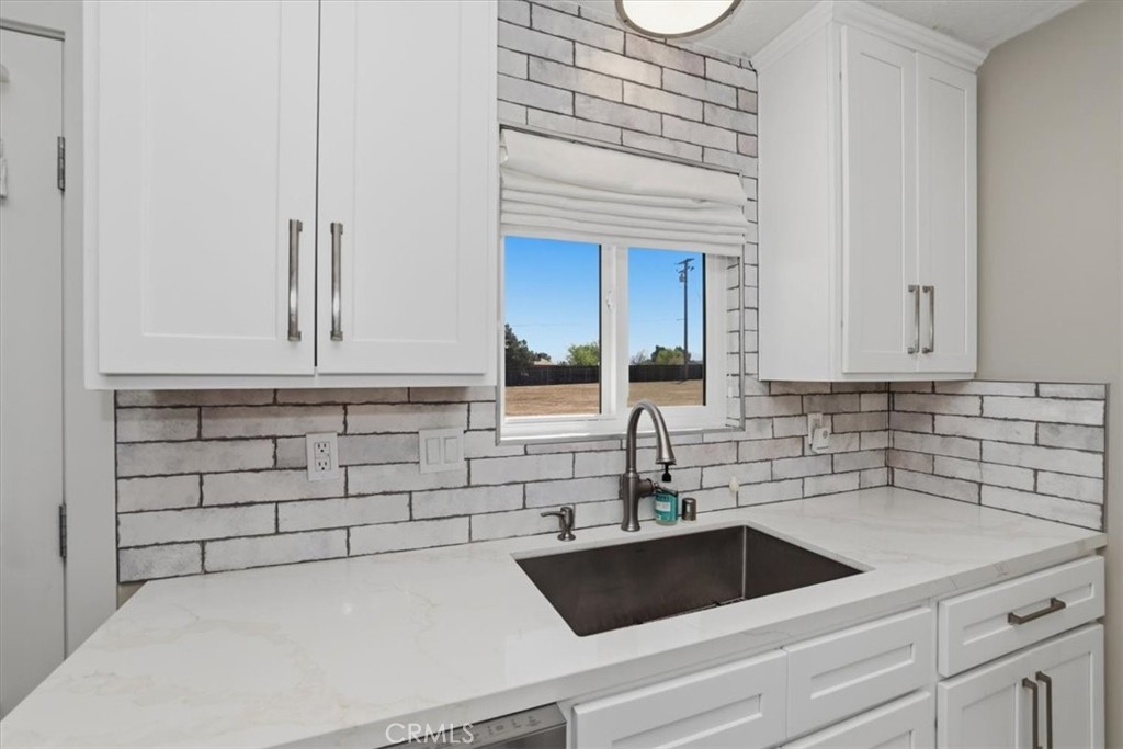 11363 Maple Property Photo 24