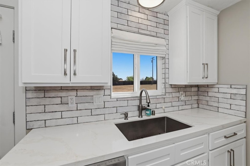 11363 Maple Property Photo 24