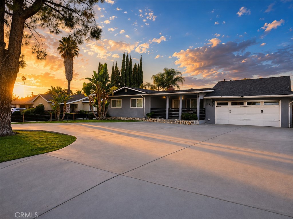 1437 E Vine Property Photo