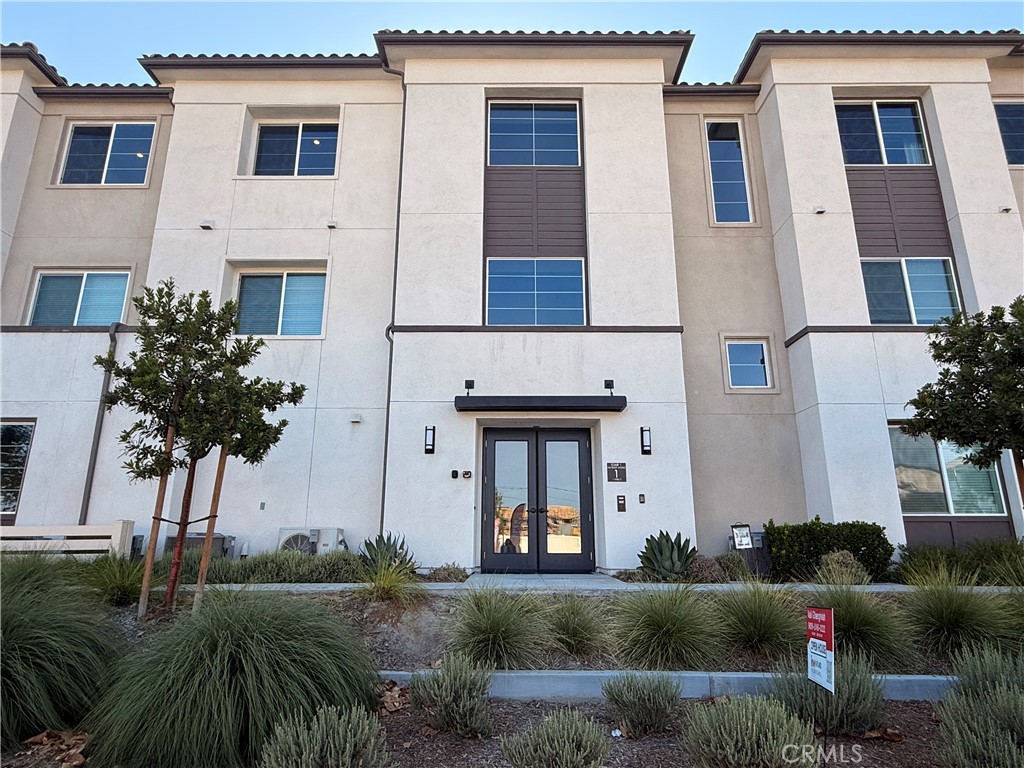6123 Valentina Way 204 Property Photo 1