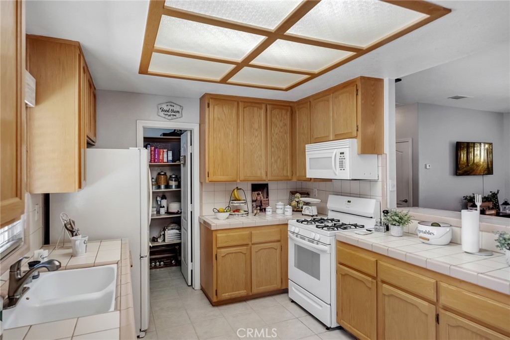 7678 Montrose Property Photo 10