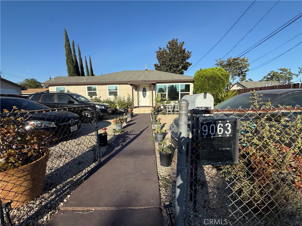 9063 Olive Property Photo 1