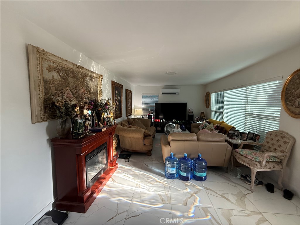 9063 Olive Property Photo 4