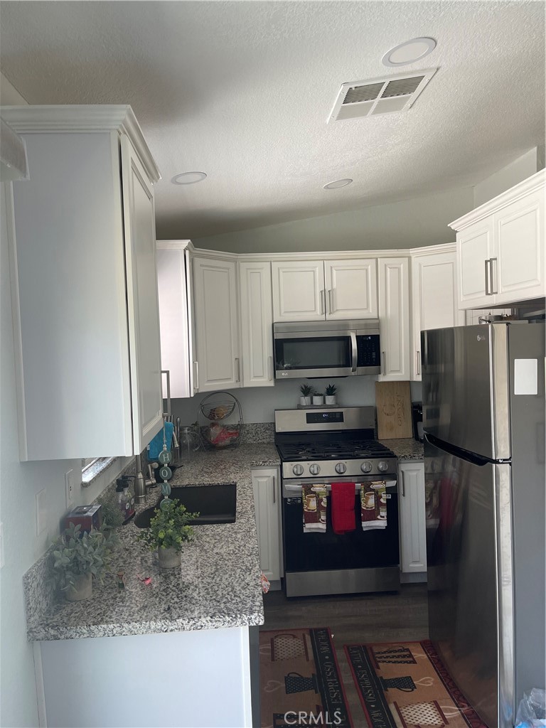 10800 Gates Property Photo 17