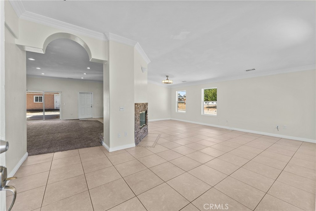 15921 Pine Street Property Photo 6