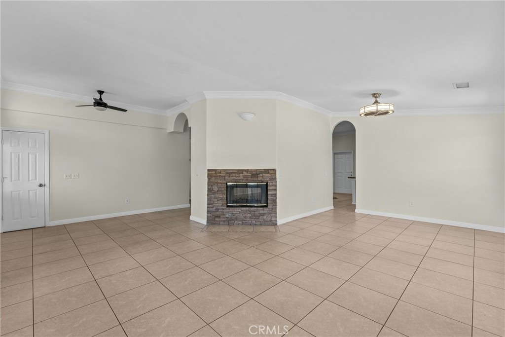 15921 Pine Street Property Photo 8