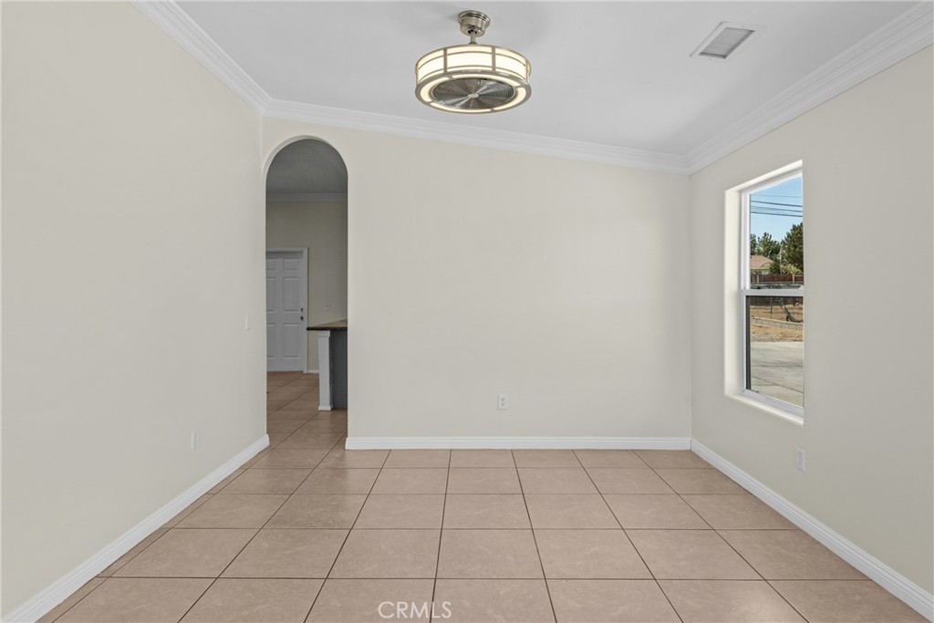 15921 Pine Street Property Photo 9