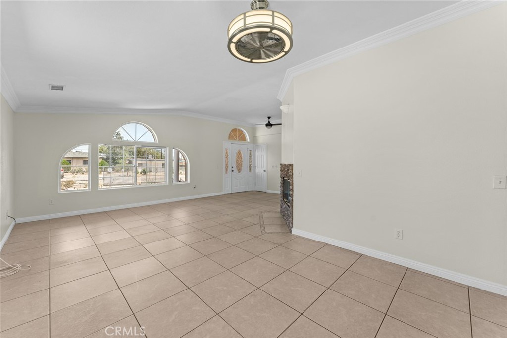 15921 Pine Street Property Photo 10