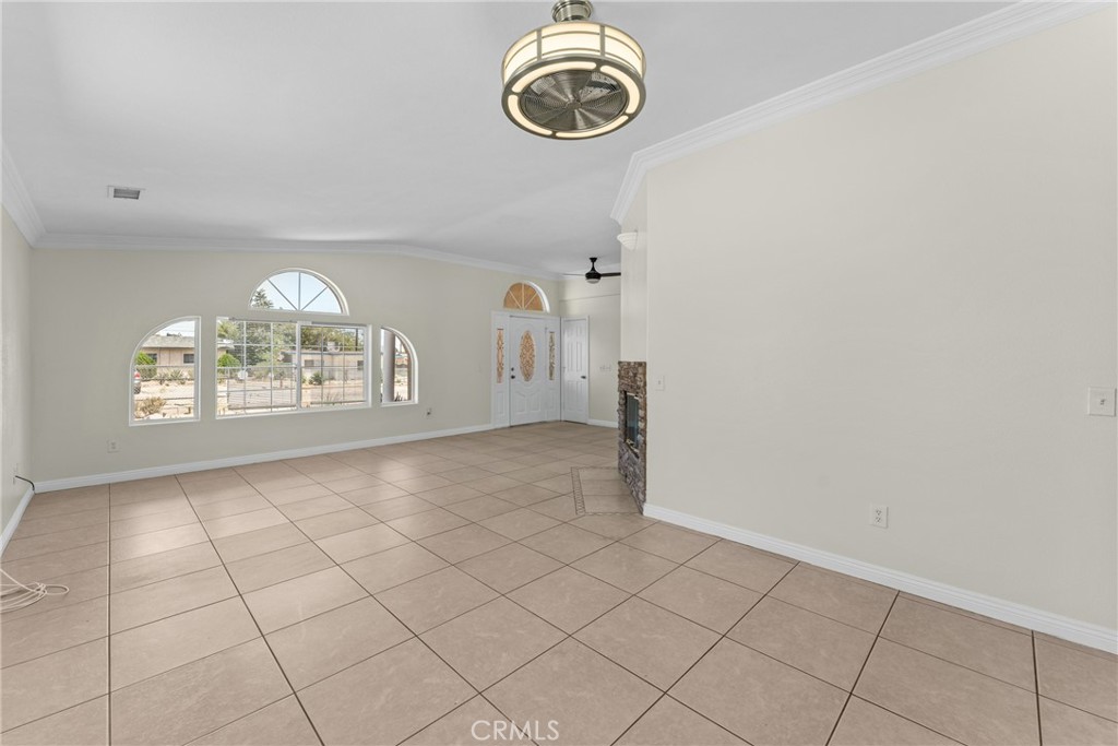 15921 Pine Street Property Photo 10