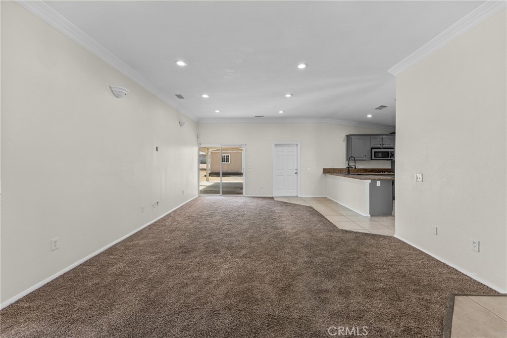 15921 Pine Street Property Photo 11