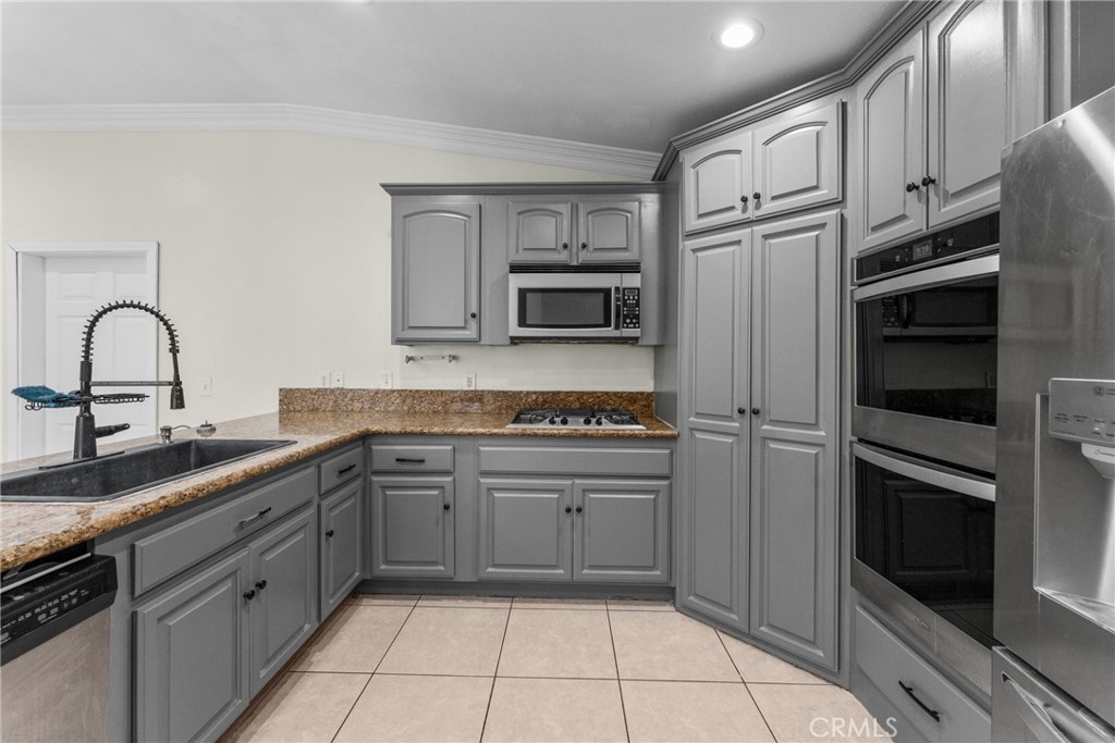 15921 Pine Street Property Photo 16