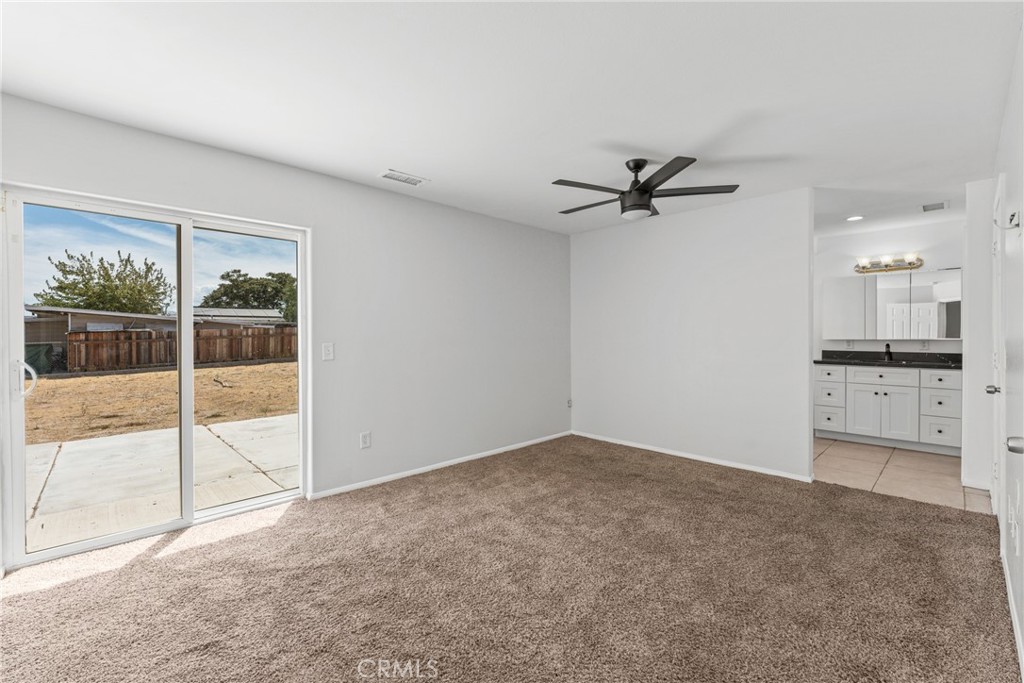 15921 Pine Street Property Photo 18