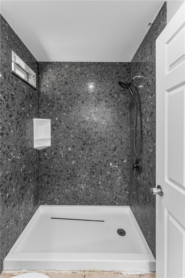 15921 Pine Street Property Photo 21