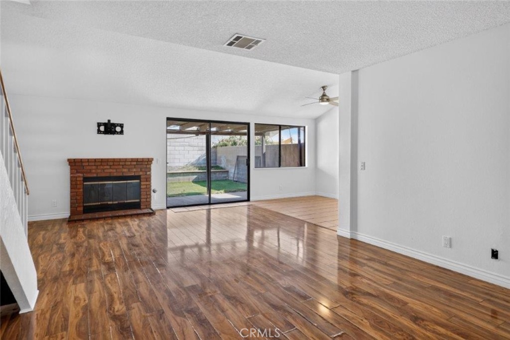 1239 Glenview Lane Property Photo 2