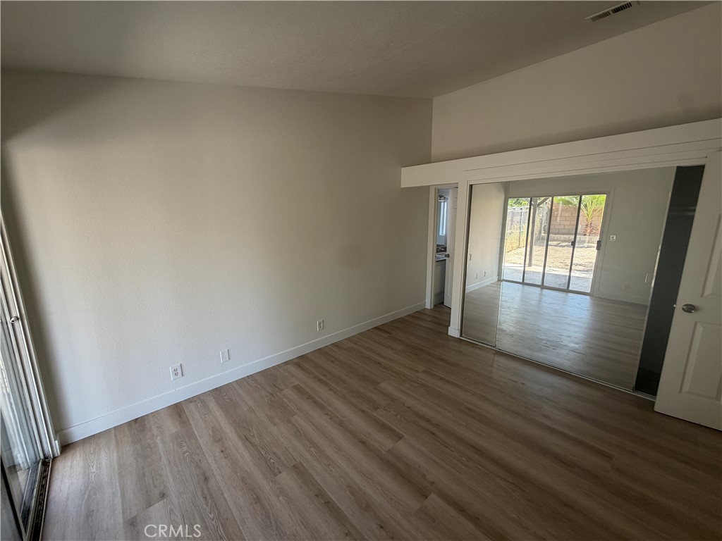 1910 Summertree Drive Property Photo 19