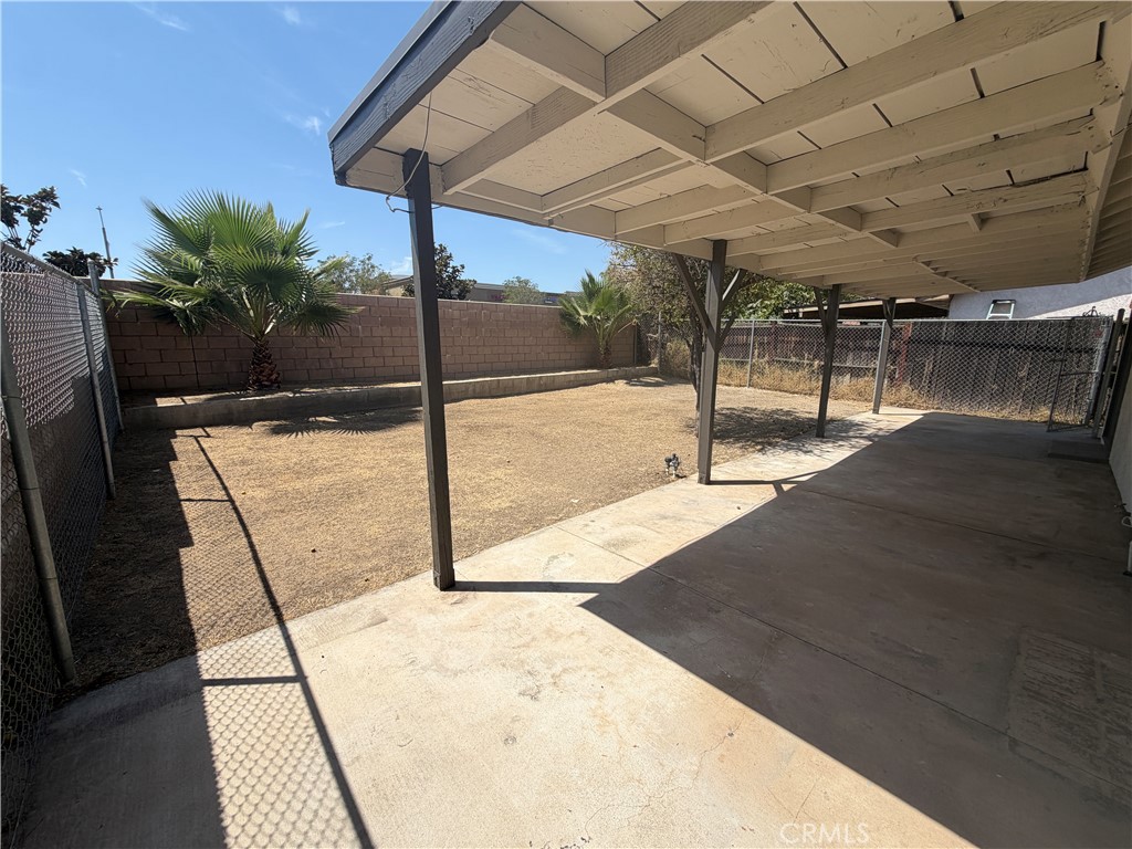 1910 Summertree Drive Property Photo 26