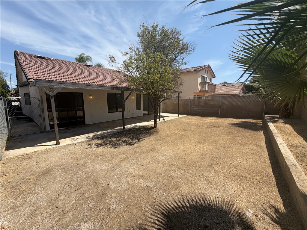 1910 Summertree Drive Property Photo 29